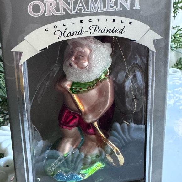 NIB! Paddle Boarding Hawaiian Santa Glass Christmas Ornament - Picture 1 of 6